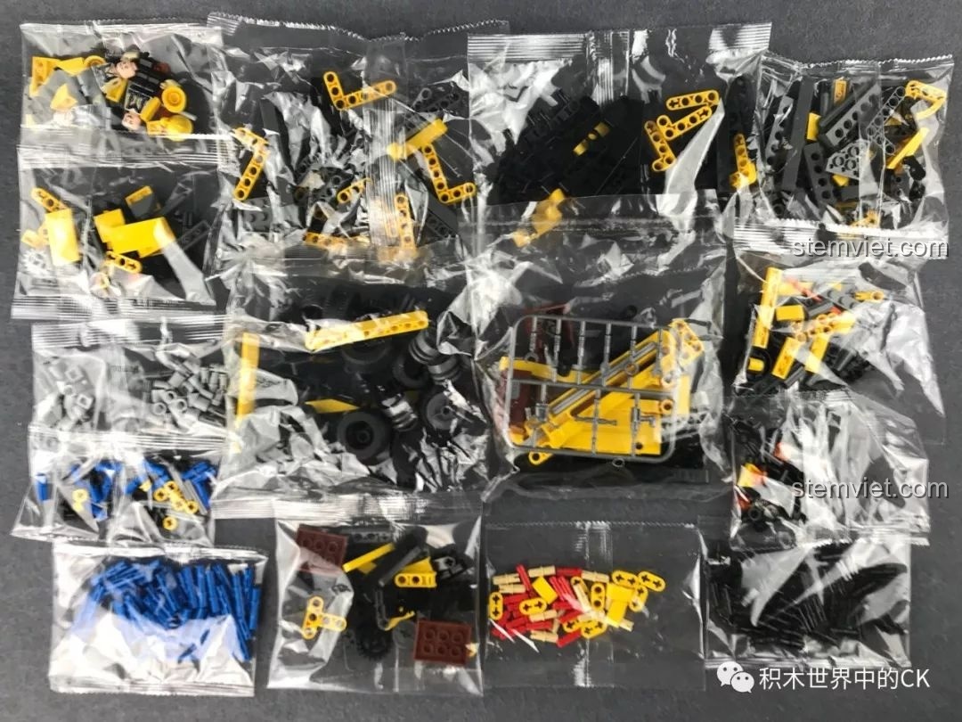 Các túi chi tiết của bộ xếp hình Xe Cẩu Công Trình 701800 không được đánh số thứ tự.