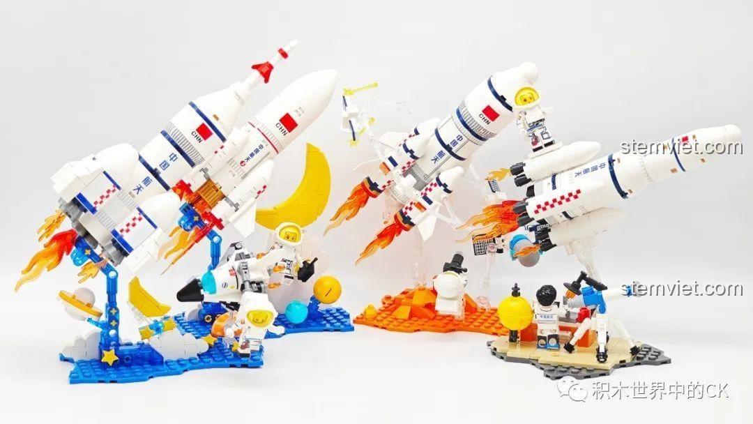 Toàn bộ bốn mô hình trong bộ sưu tập Sembo Tên Lửa Siêu Đáng Yêu được trưng bày cạnh nhau, tạo nên một đội hình ấn tượng.