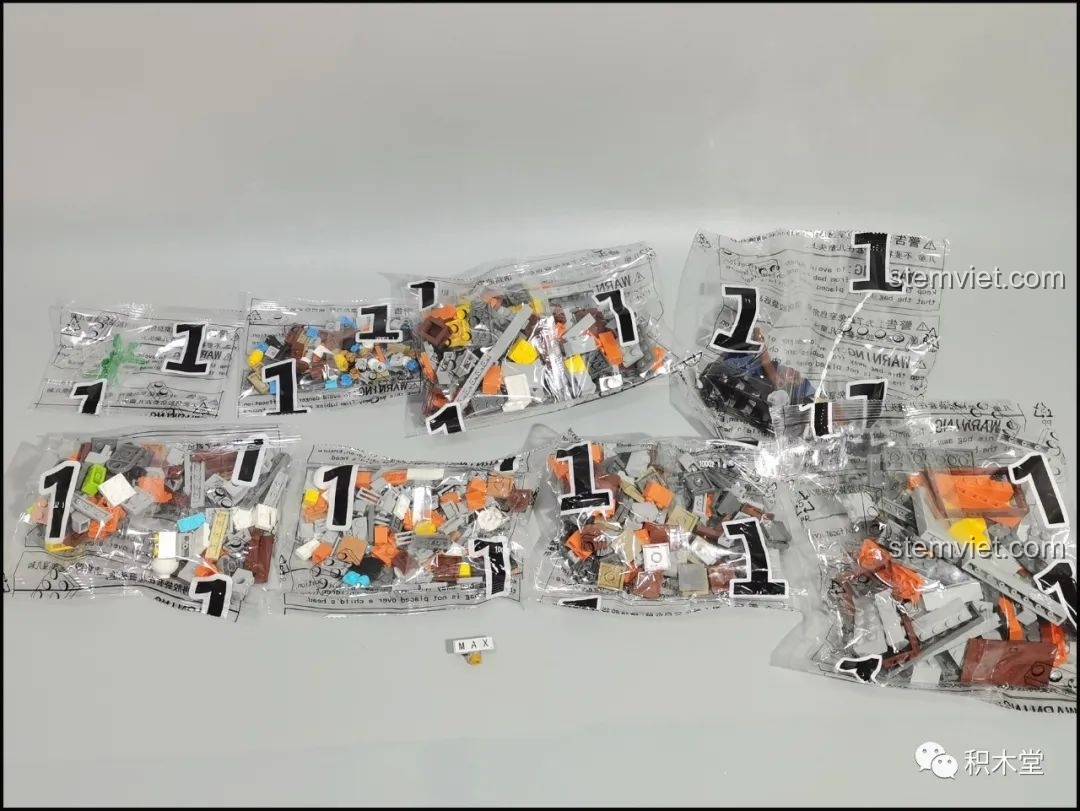 Các túi chi tiết được đánh số 1 của bộ xếp hình Quán Cà Phê Havana, giúp quá trình lắp ráp dễ dàng hơn.