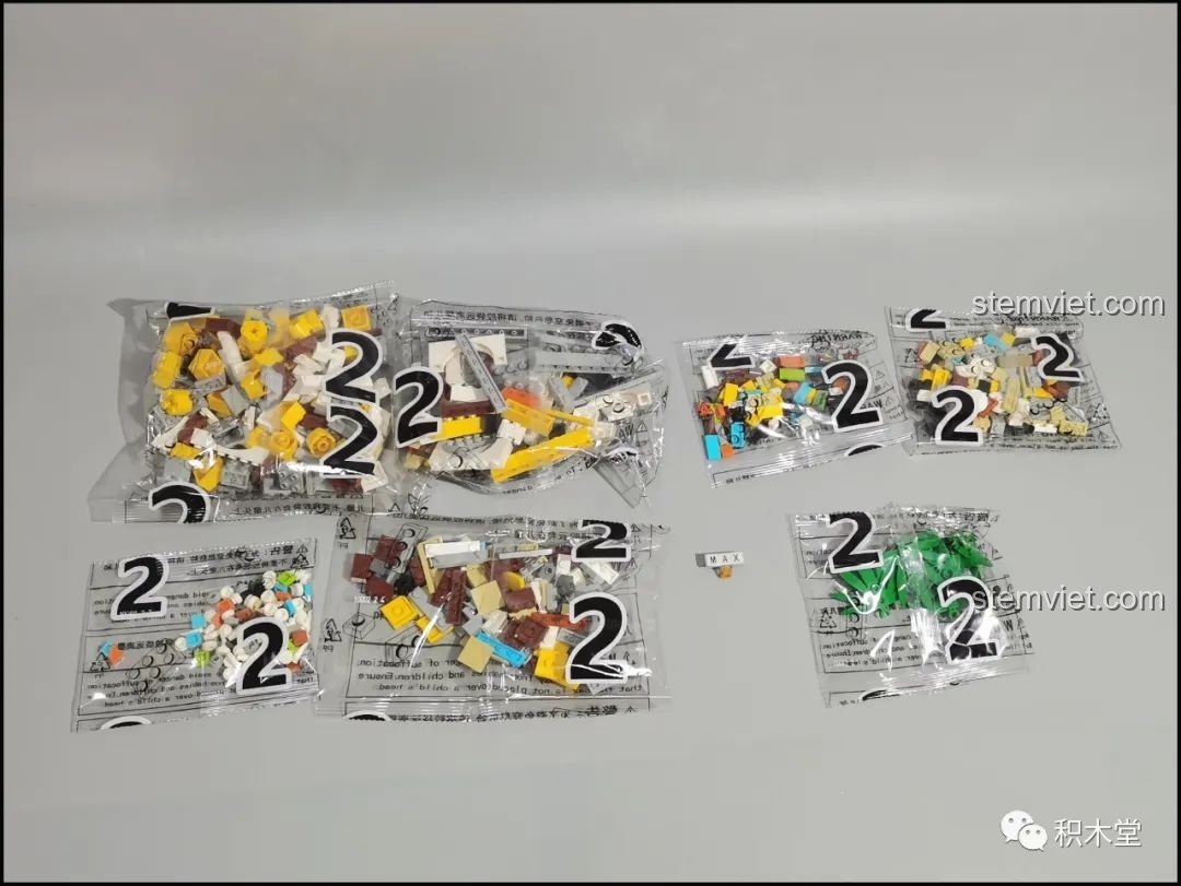 Các túi chi tiết được đánh số 2 của bộ đồ chơi xây dựng Tòa nhà Cafe Havana 10002.