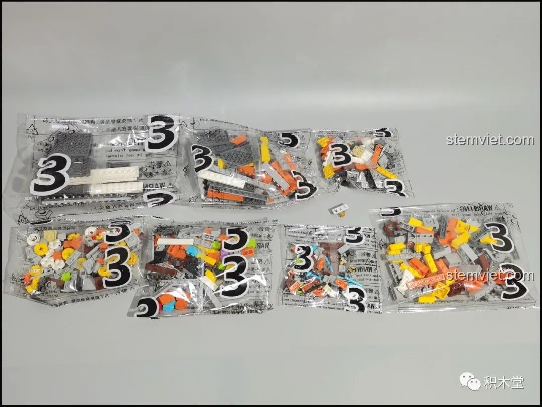 Các túi chi tiết được đánh số 3 của bộ lắp ráp RAEL 10002, với nhiều màu sắc rực rỡ.