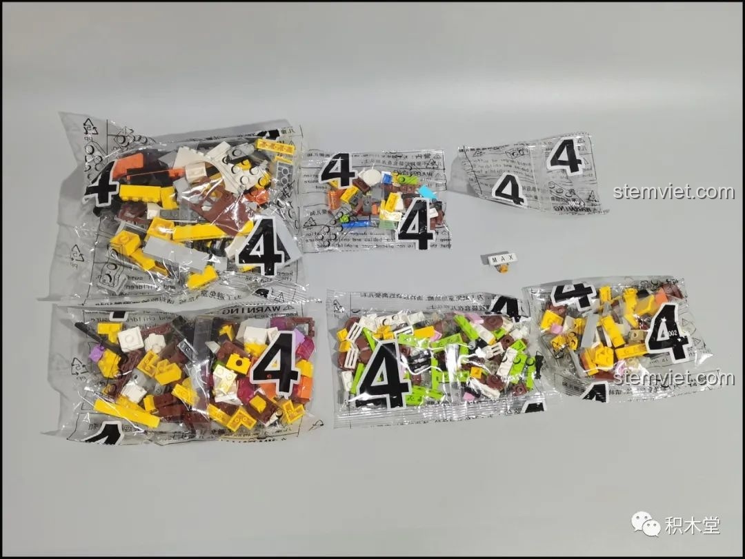 Các túi chi tiết được đánh số 4 trong bộ mô hình quán cafe cho trẻ trên 8 tuổi.