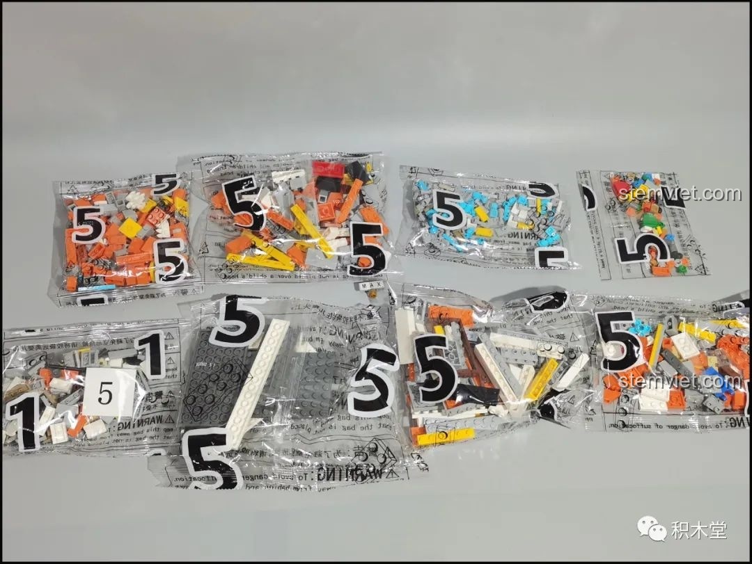 Các túi chi tiết được đánh số 5, là những phần cuối cùng để hoàn thiện mô hình RAEL 10002.