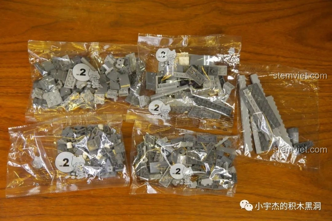 Các túi mảnh ghép của gói số 2 trong bộ lắp ráp Máy bay vận tải quân sự Vận-20 SEMBO 202130