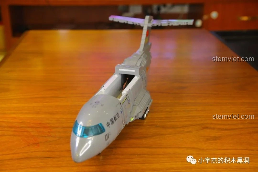 Các túi mảnh ghép của gói số 4 trong bộ lắp ráp Máy bay vận tải quân sự Vận-20 SEMBO 202130