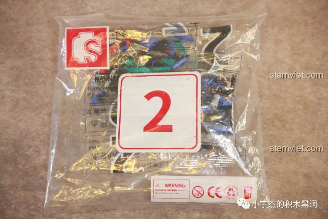 Túi mảnh ghép số 2 của bộ lắp ráp Xe tải công trình Unimog U400 SEMBO Block 720900, chuẩn bị cho phần thân xe.