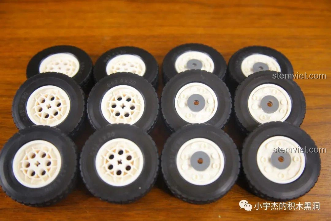 Túi mảnh ghép số 4 của bộ đồ chơi lắp ráp Thùng Container Hồng 1:10 YC-QC013.