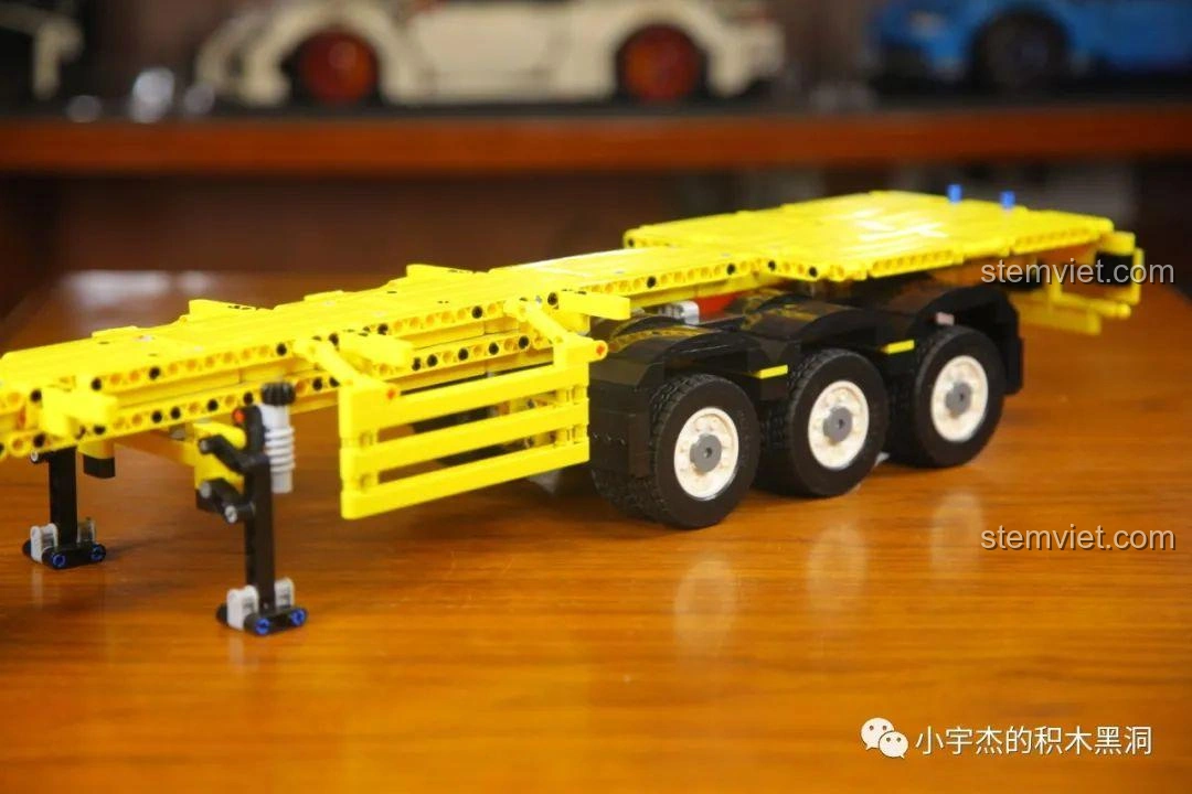 Túi mảnh ghép số 5 của bộ đồ chơi lắp ráp Thùng Container Hồng 1:10 YC-QC013.