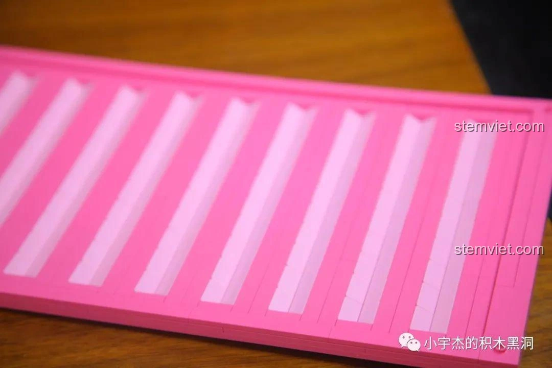 Túi mảnh ghép số 7 của bộ đồ chơi lắp ráp Thùng Container Hồng 1:10 YC-QC013.