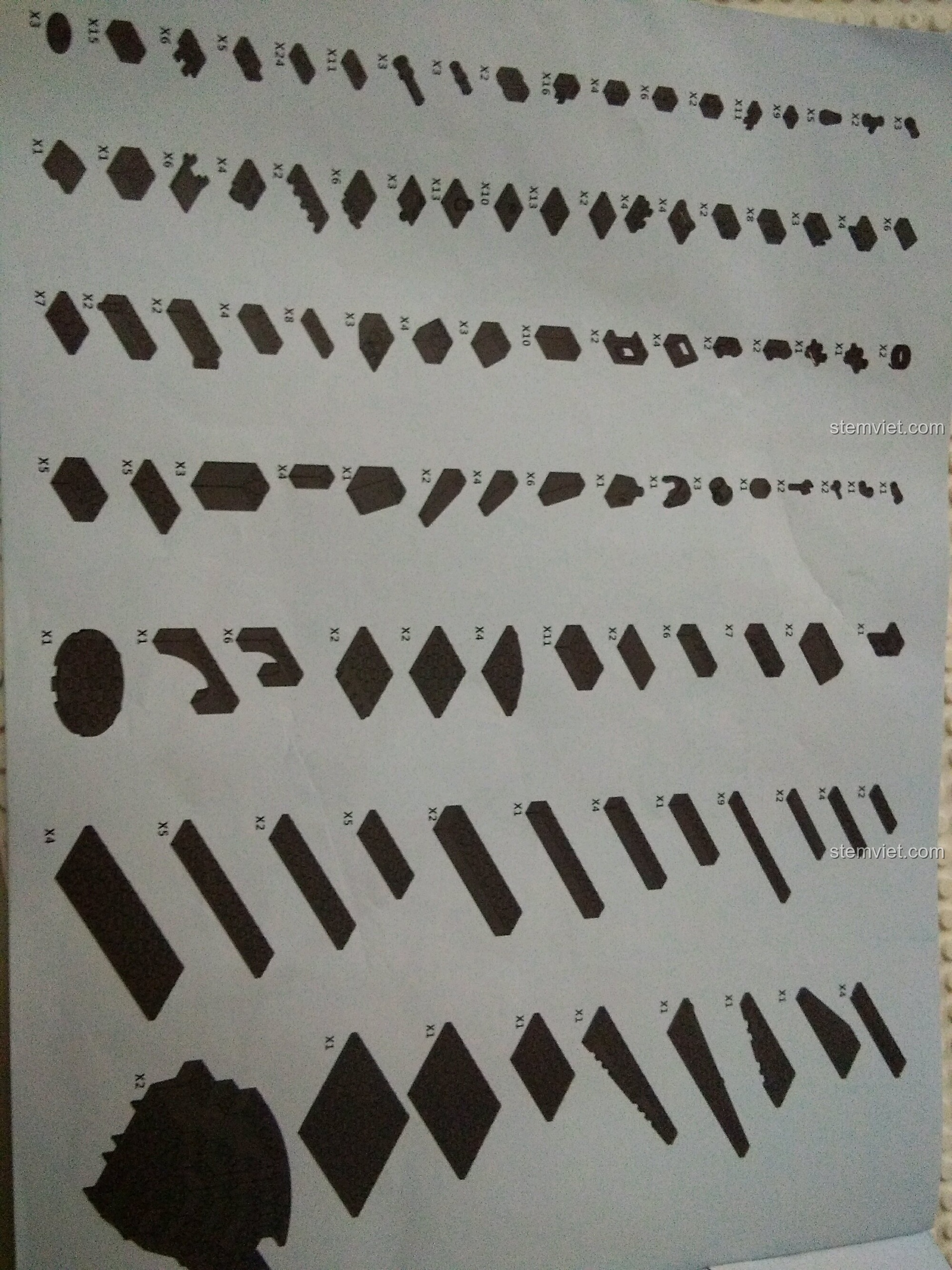 Toàn bộ các túi mảnh ghép của bộ GUDI 9115 Tàu Ngọc Trai Đen trước khi được mở ra, hứa hẹn một trải nghiệm lắp ráp thú vị.