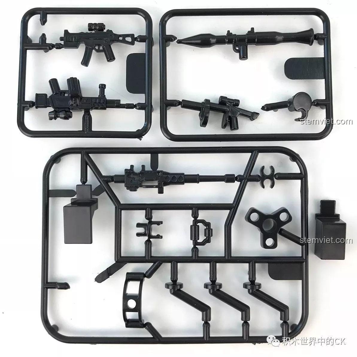 Vỉ vũ khí và phụ kiện đi kèm trong bộ đồ chơi mô hình Xe Tăng Chủ Lực M1A2 Abrams.
