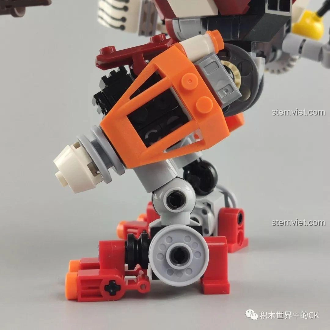 Winner 5100 Robot Kẻ Cướp Bóc trong tư thế khó, minh họa hạn chế của khớp eo.