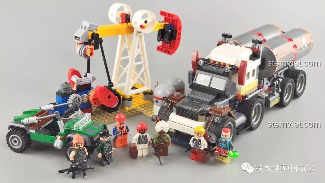 Cận cảnh chi tiết bánh răng và cơ chế hoạt động của mô hình trạm khai thác dầu từ bộ Winner 5105 Căn Cứ Dầu Mỏ, thể hiện sự phức tạp của thiết kế.