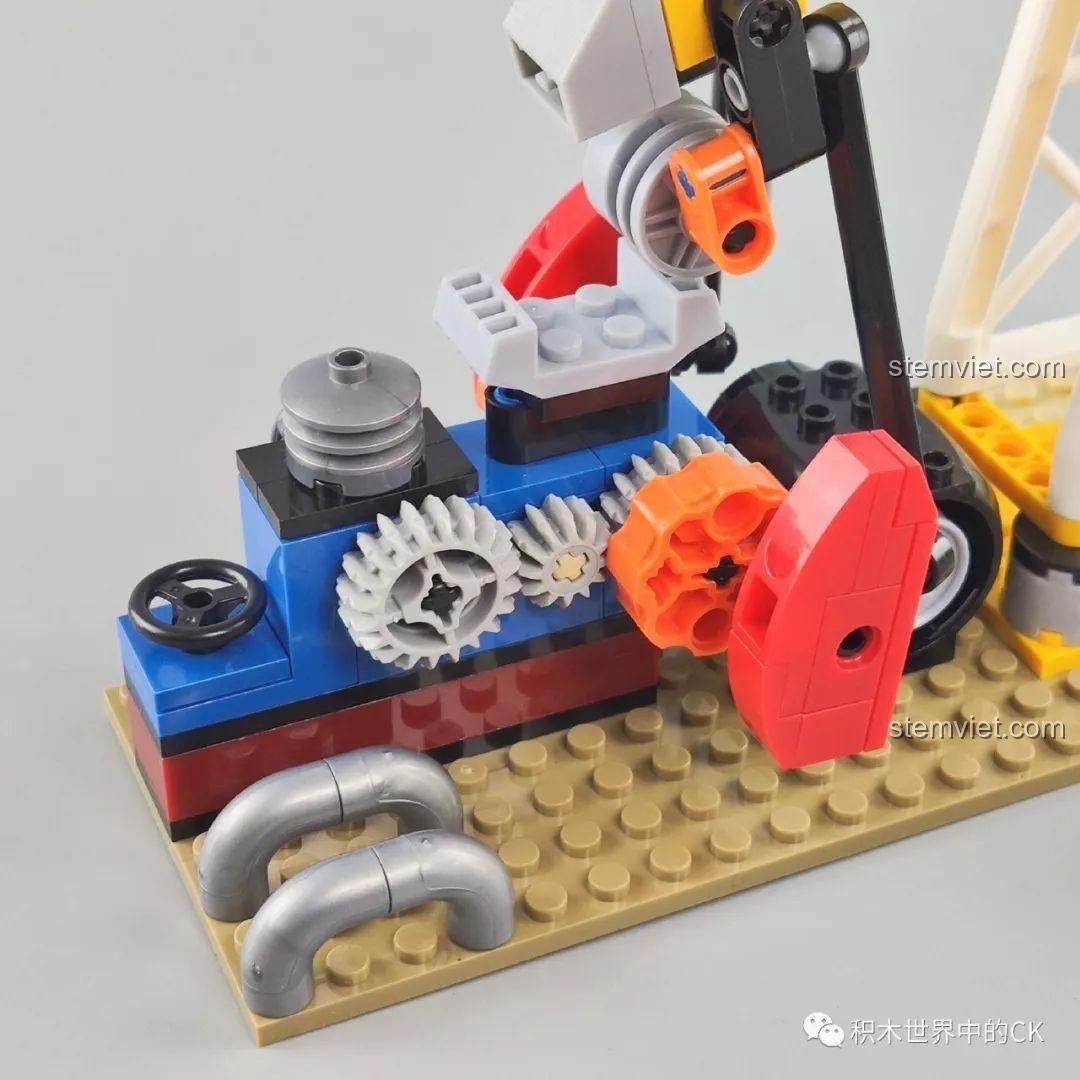 Cận cảnh phần đầu xe tải chở dầu trong bộ Winner 5105 Căn Cứ Dầu Mỏ, với các chi tiết lưới tản nhiệt và đèn pha được thiết kế tỉ mỉ.