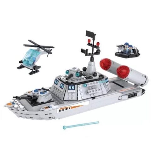 Hộp sản phẩm đồ chơi mô hình Tàu tuần tra tên lửa Winner 8034 với 550 chi tiết.