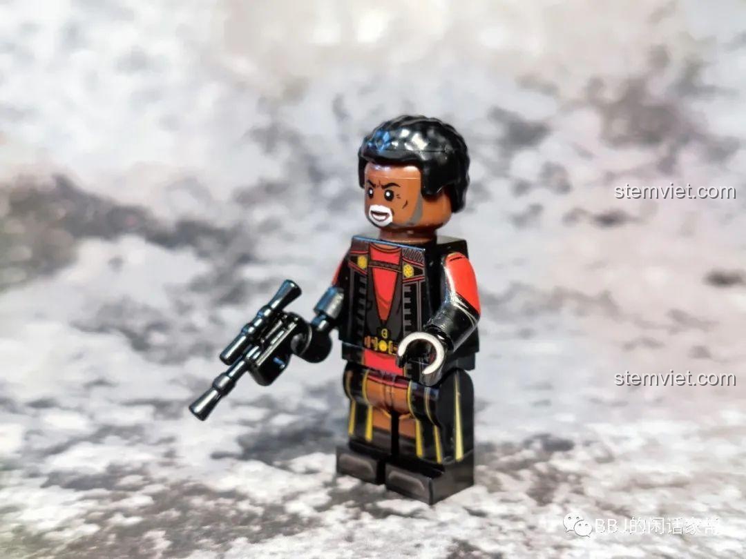 Góc nghiêng minifigure Greef Karga từ set đồ chơi WM The Mandalorian, chất lượng đảm bảo