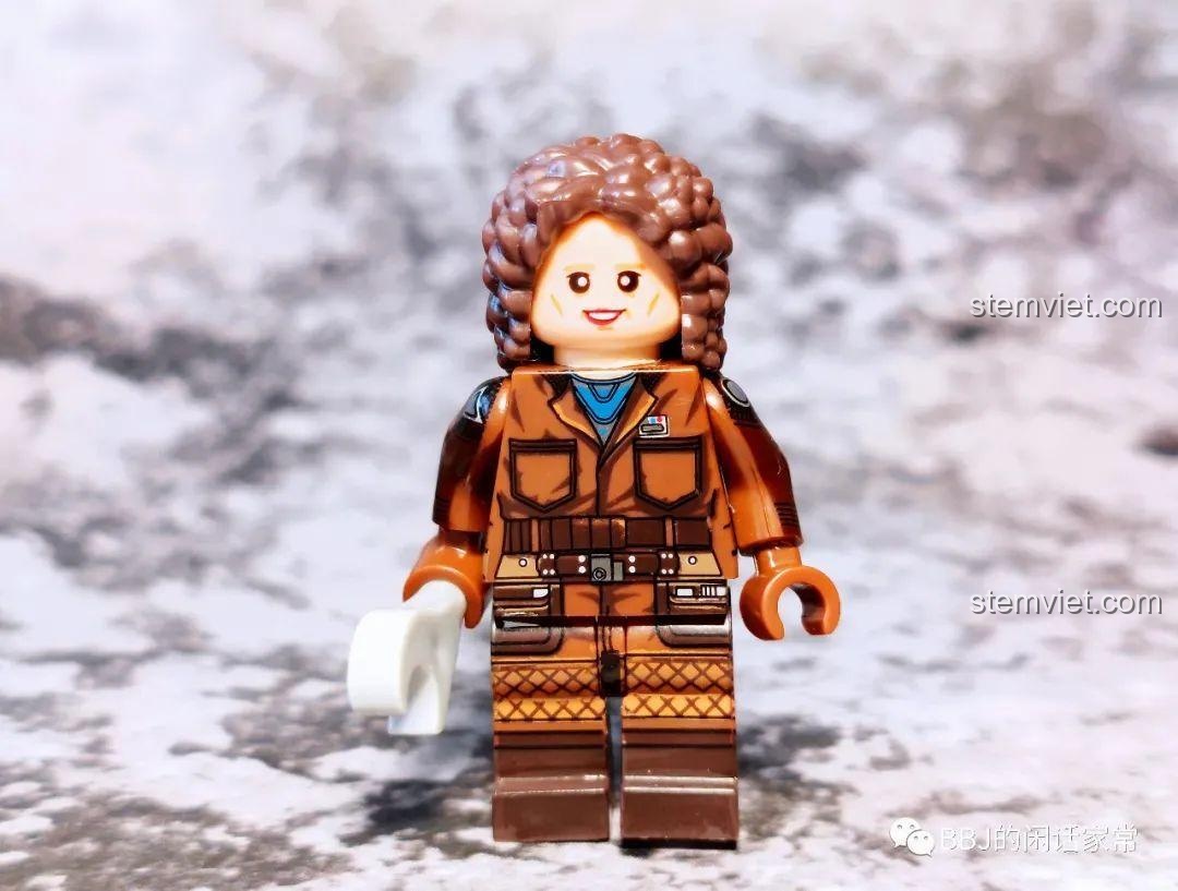 Minifigure Peli Motto từ bộ lắp ghép The Mandalorian WM6122, nhân vật quen thuộc cho bé trai 8 tuổi