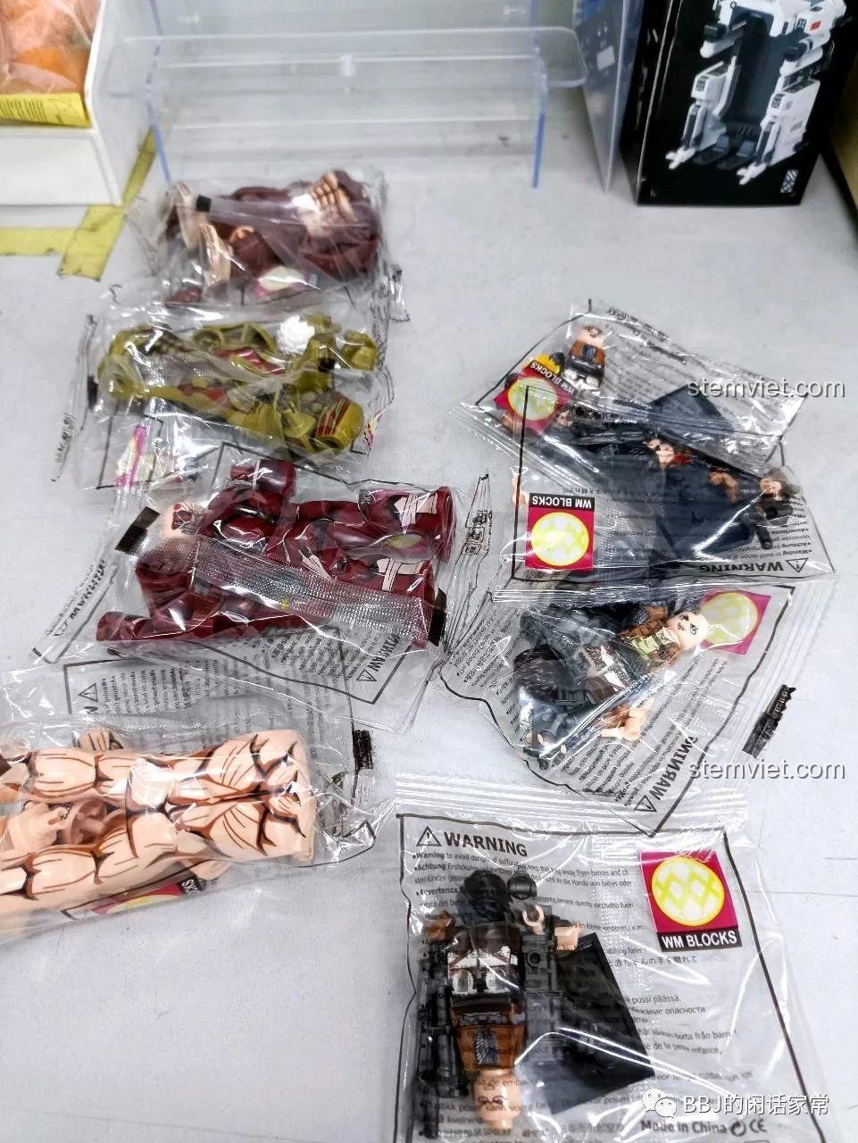 Ảnh review thực tế các túi đựng minifigure và bigfigure của bộ WM6148 Attack on Titan. Chất lượng đảm bảo, hàng chính hãng WM.