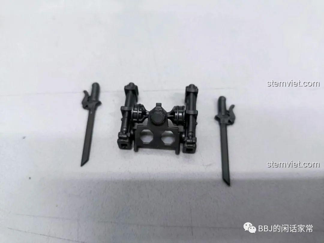 Cận cảnh bộ động cơ 3D sau khi lắp ráp hoàn chỉnh. Phụ kiện đặc trưng của set đồ chơi Shingeki no Kyojin.