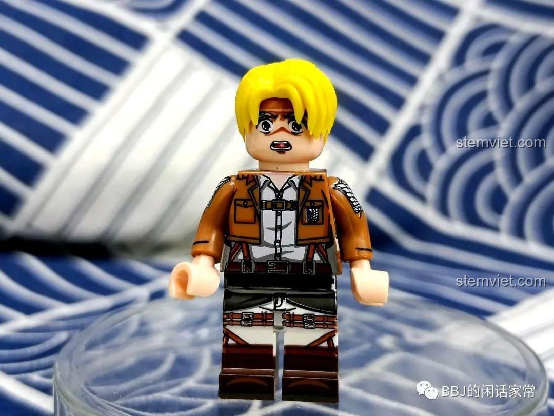 Minifigure Armin Arlert WM2444 với biểu cảm lo lắng. Một phần của set đồ chơi WM 6148.