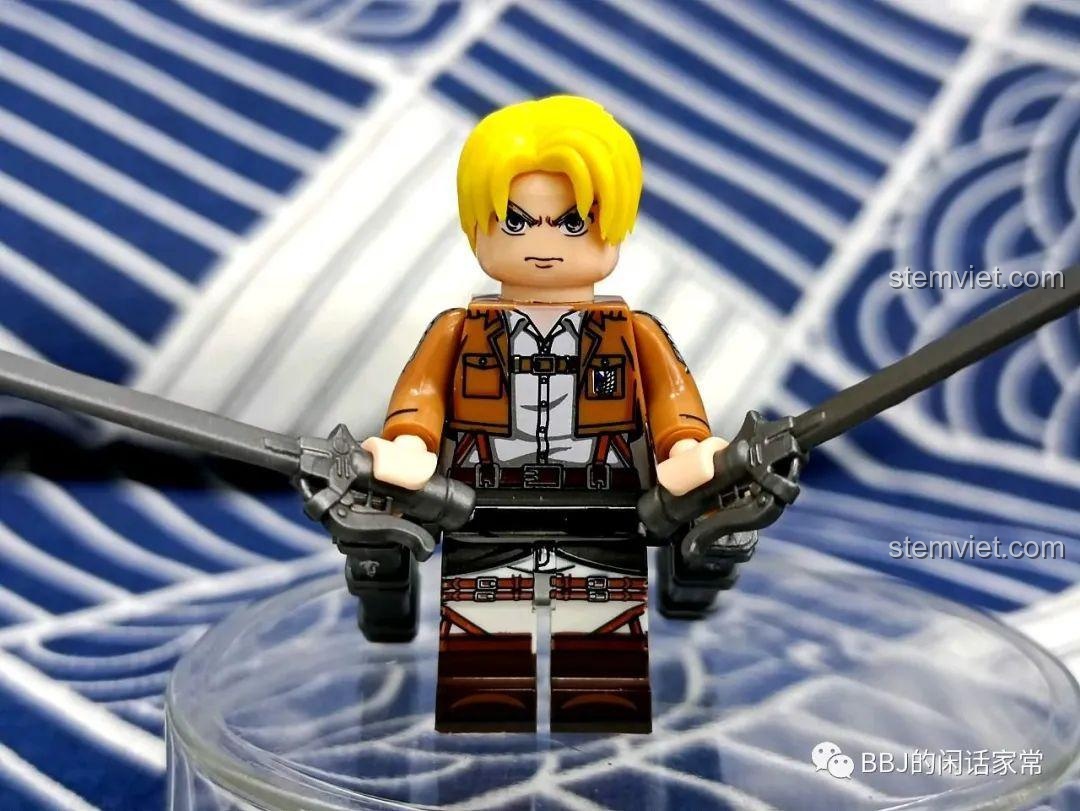 Minifigure Armin Arlert WM2444 trang bị vũ khí sẵn sàng chiến đấu. Bộ đồ chơi Levi Ackerman và đồng đội.