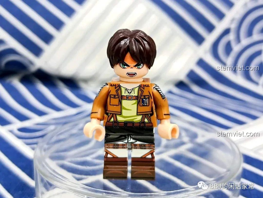 Minifigure Eren Jaeger WM2443 với biểu cảm tức giận. Figure Đại Chiến Titan WM có 2 biểu cảm.
