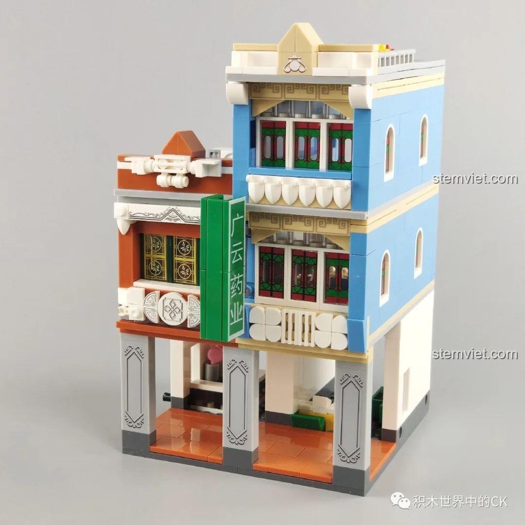 Tầng 3 của mô hình Phố Cổ Kiến Trúc Qilou WOMA C0336, với các chi tiết kiến trúc cổ điển và cửa sổ độc đáo.