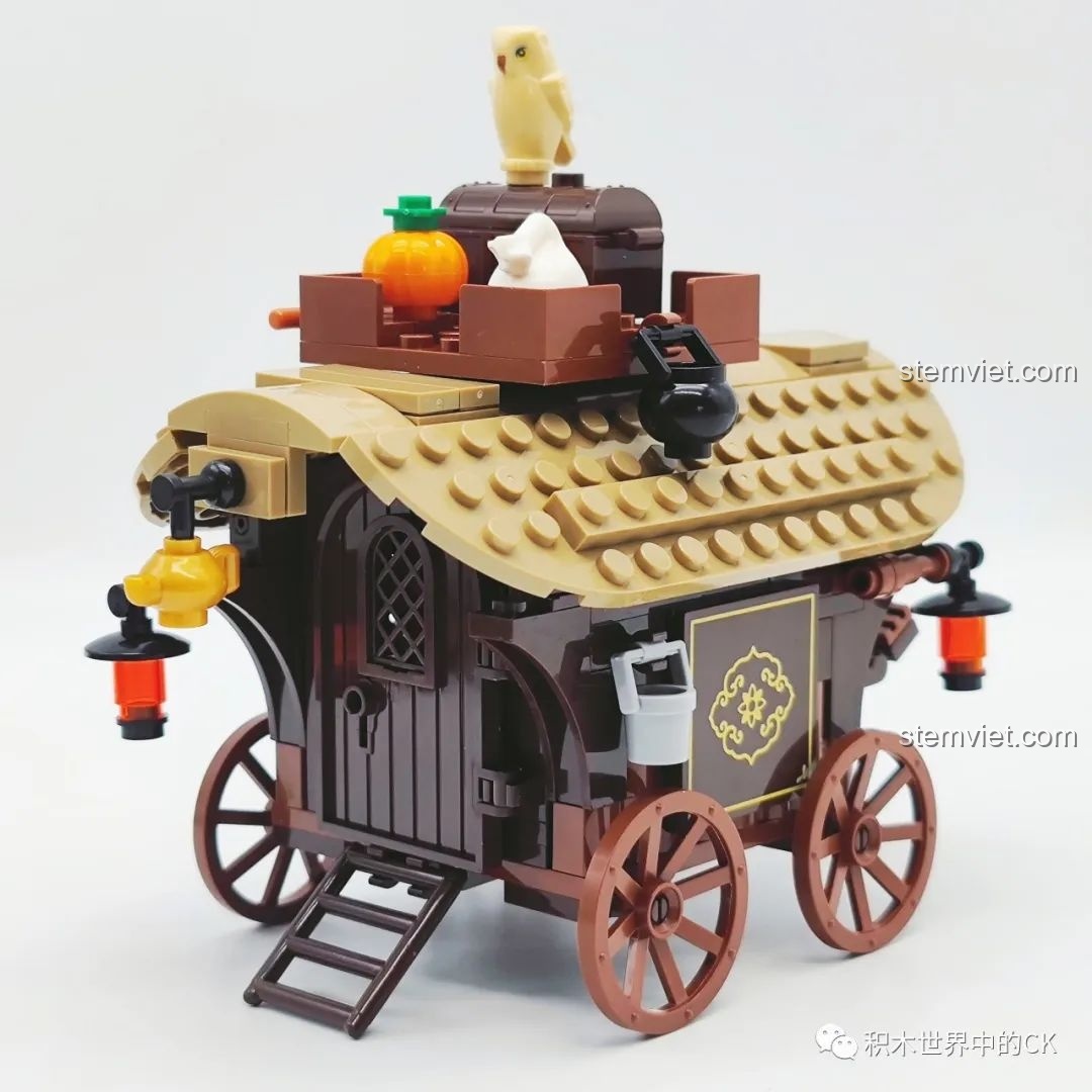 Mô hình xe ngựa lữ hành hoàn chỉnh trong bộ JIESTAR 89148, với nhiều chi tiết trang trí độc đáo.