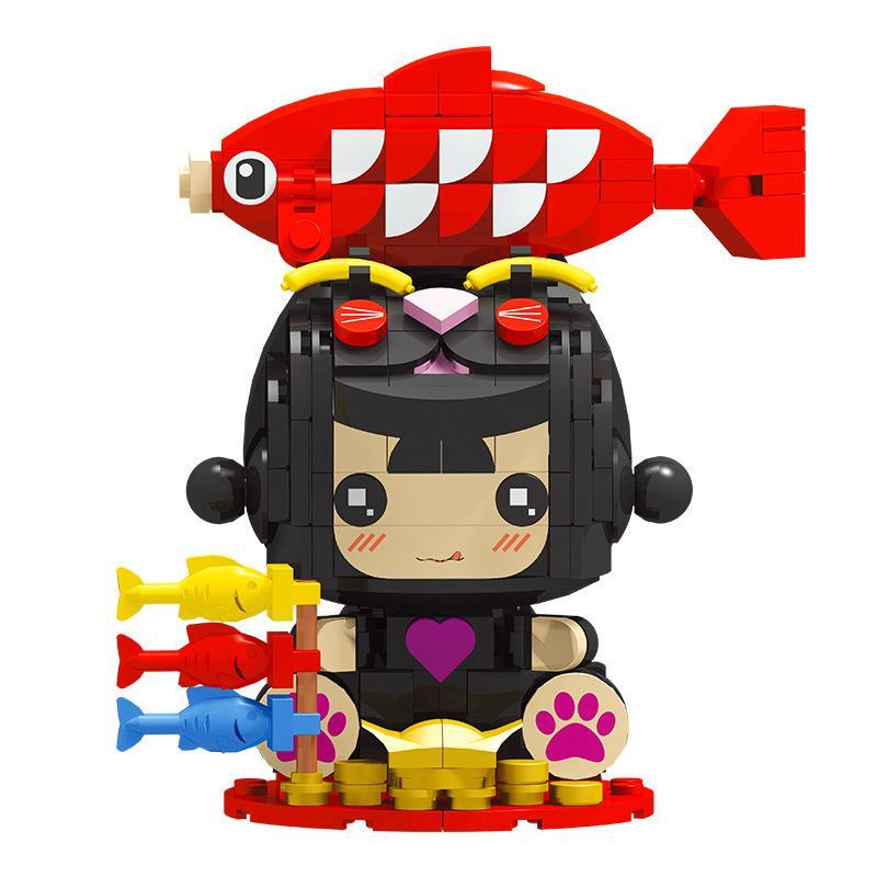 Ảnh chụp chính diện bộ lắp ghép Mèo Thần Tài Koi Jinrui 2054 của Xiao Meng Ji, một món đồ chơi mô hình giá rẻ cho bé gái 6 tuổi.