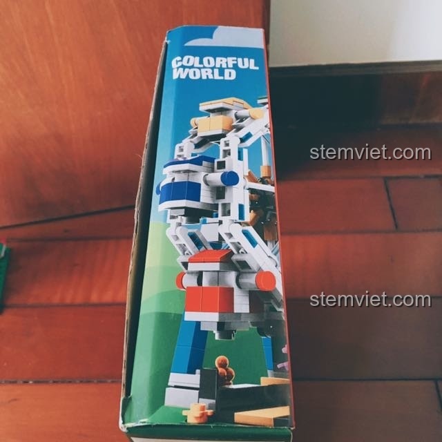 Cạnh hộp của bộ đồ chơi Xingbao 01106, cho thấy thiết kế chi tiết của mô hình Đu quay khổng lồ.