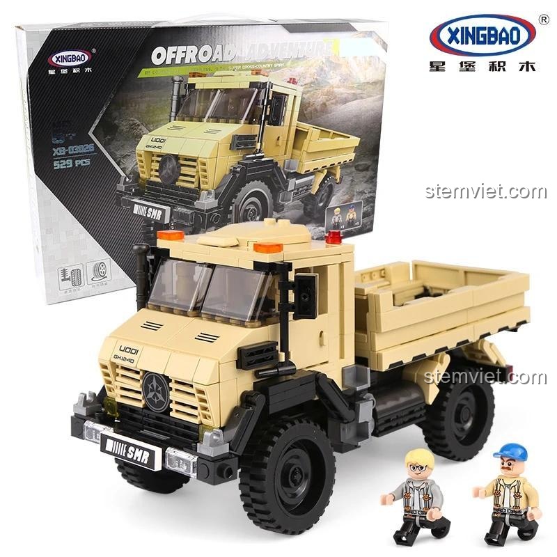 Hộp sản phẩm và mô hình bộ lắp ráp Xe tải địa hình Xingbao XB03026 cùng 2 minifigure, món quà giá tốt cho con trai.