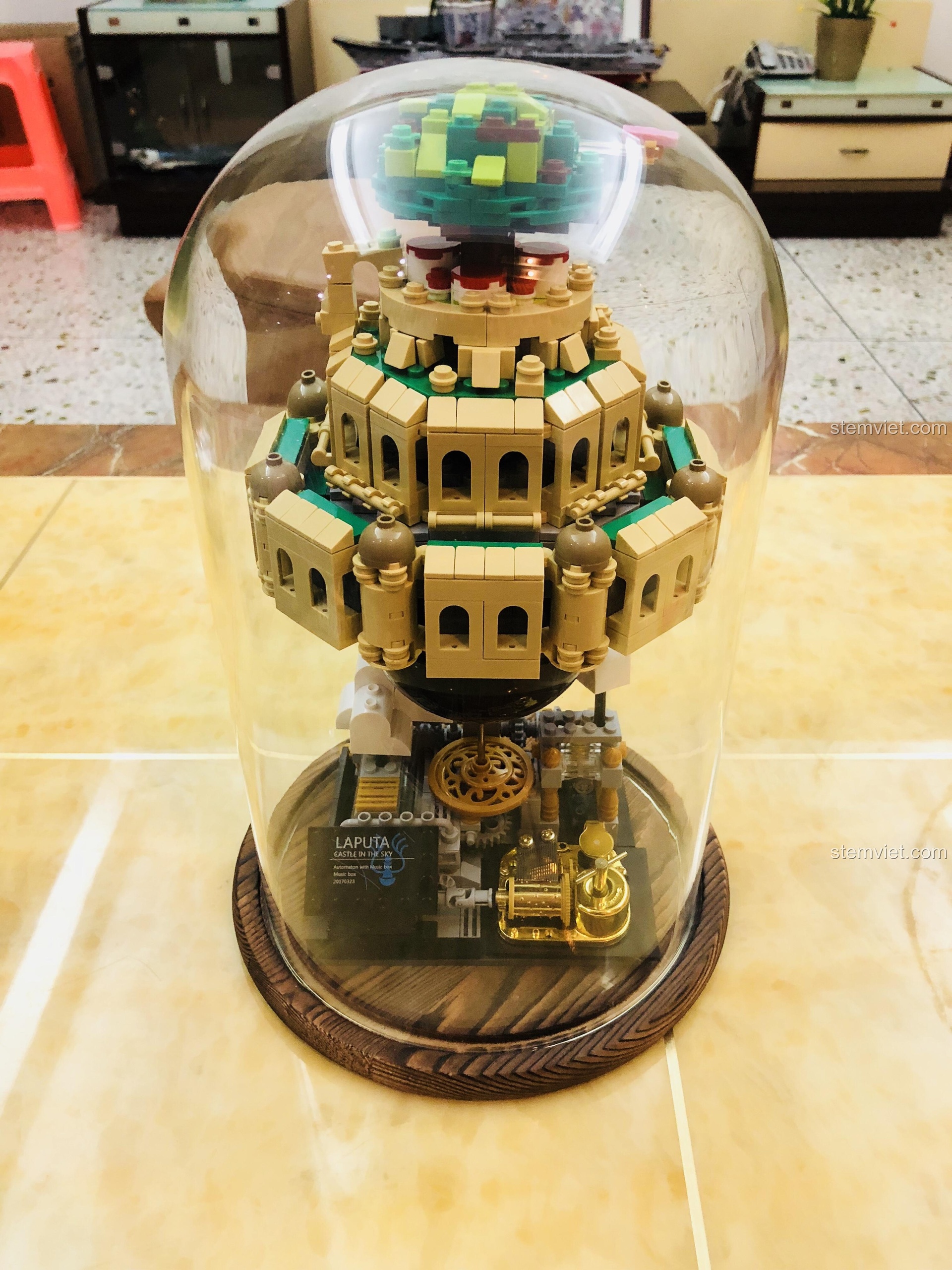 Cận cảnh cơ cấu bánh răng và trục kim loại của Hộp nhạc Castle in the Sky XB05001.