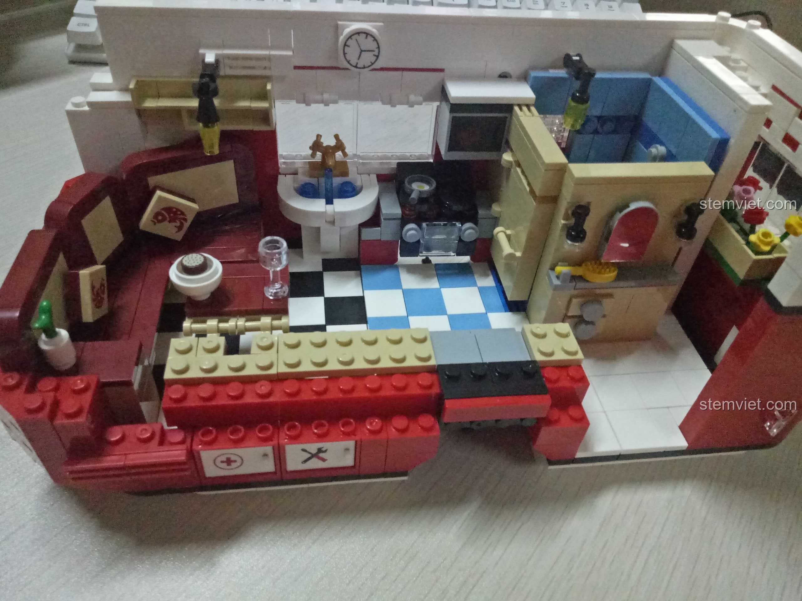 Sơ đồ hướng dẫn lắp ráp phần mái che và các chi tiết bên ngoài của nhà moóc.