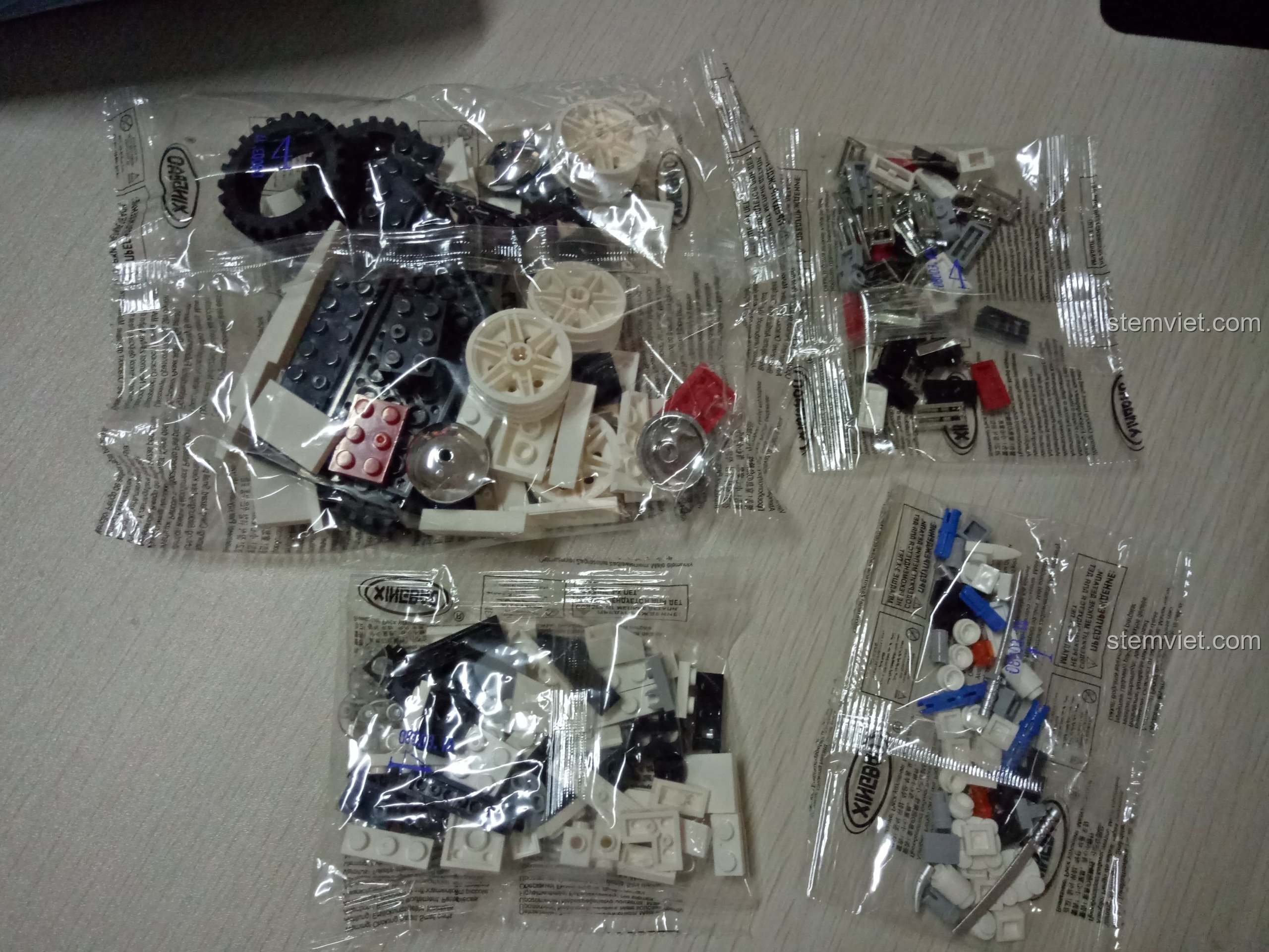 Sơ đồ hướng dẫn lắp ráp hoàn thiện chiếc xe hơi cổ điển trong bộ đồ chơi Xingbao XB-08003.