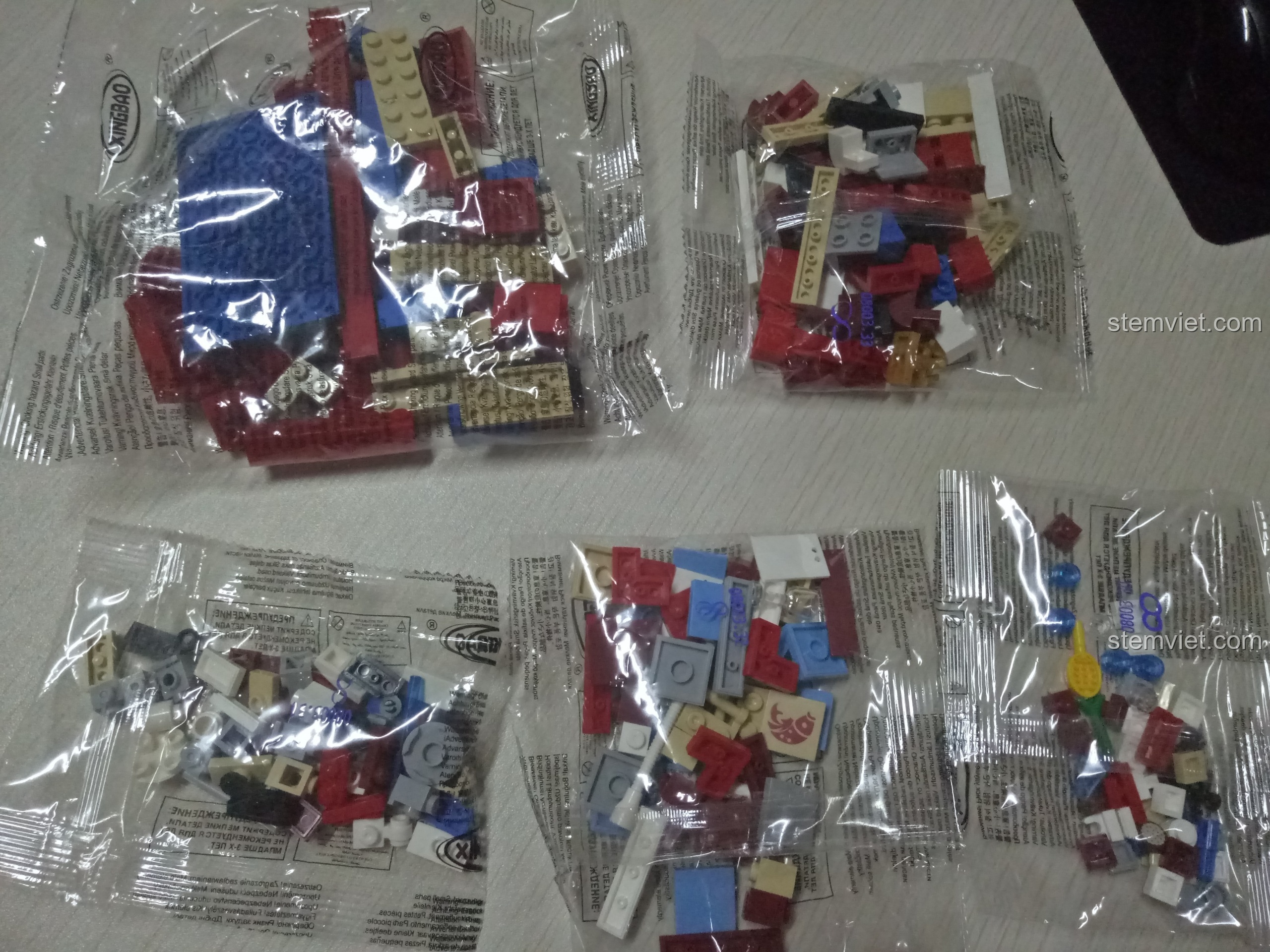 Toàn cảnh nội thất siêu chi tiết của nhà moóc cắm trại sau khi lắp ráp xong.