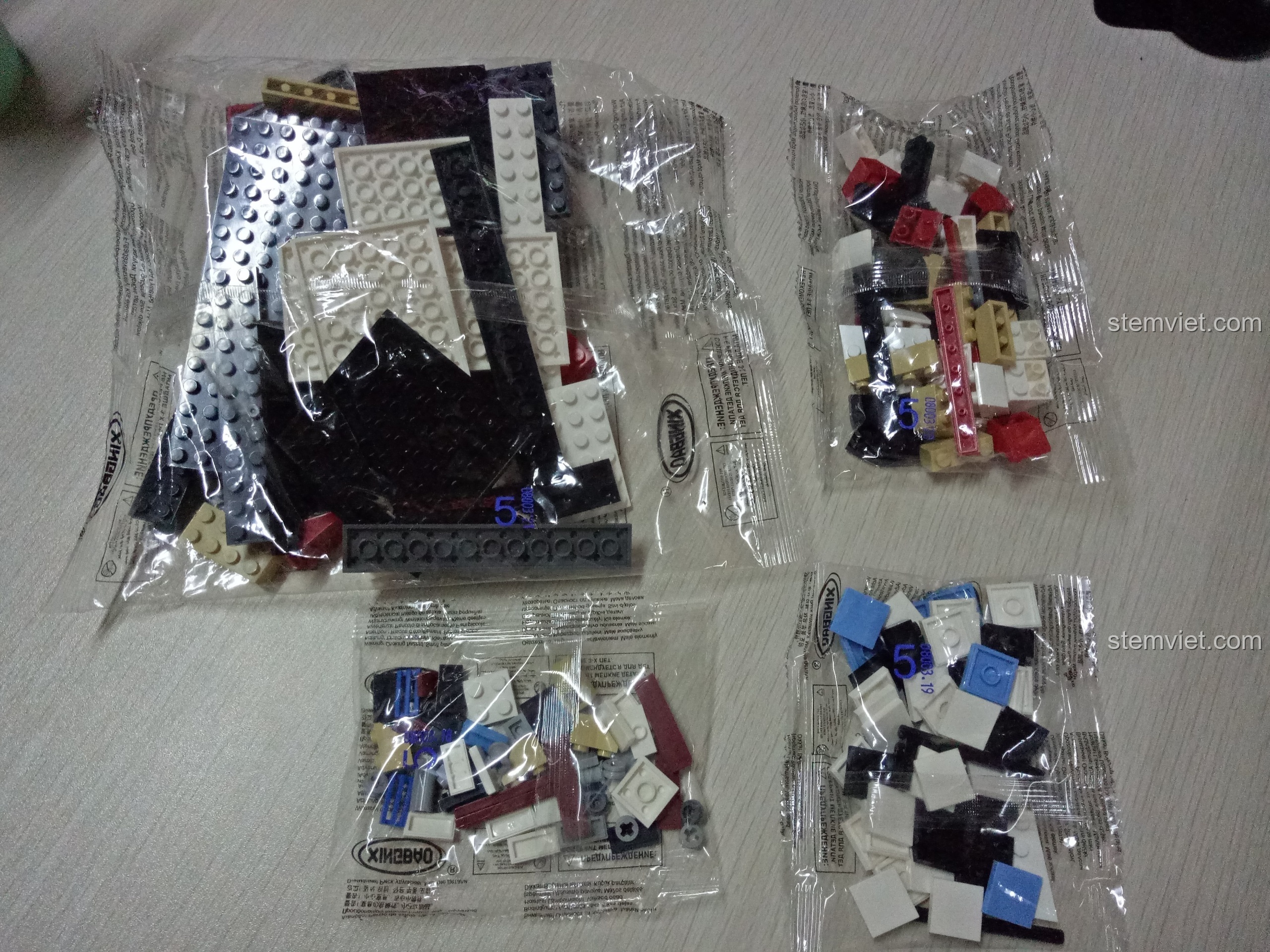 Sơ đồ hướng dẫn lắp ráp sàn nhà moóc với các họa tiết caro độc đáo.