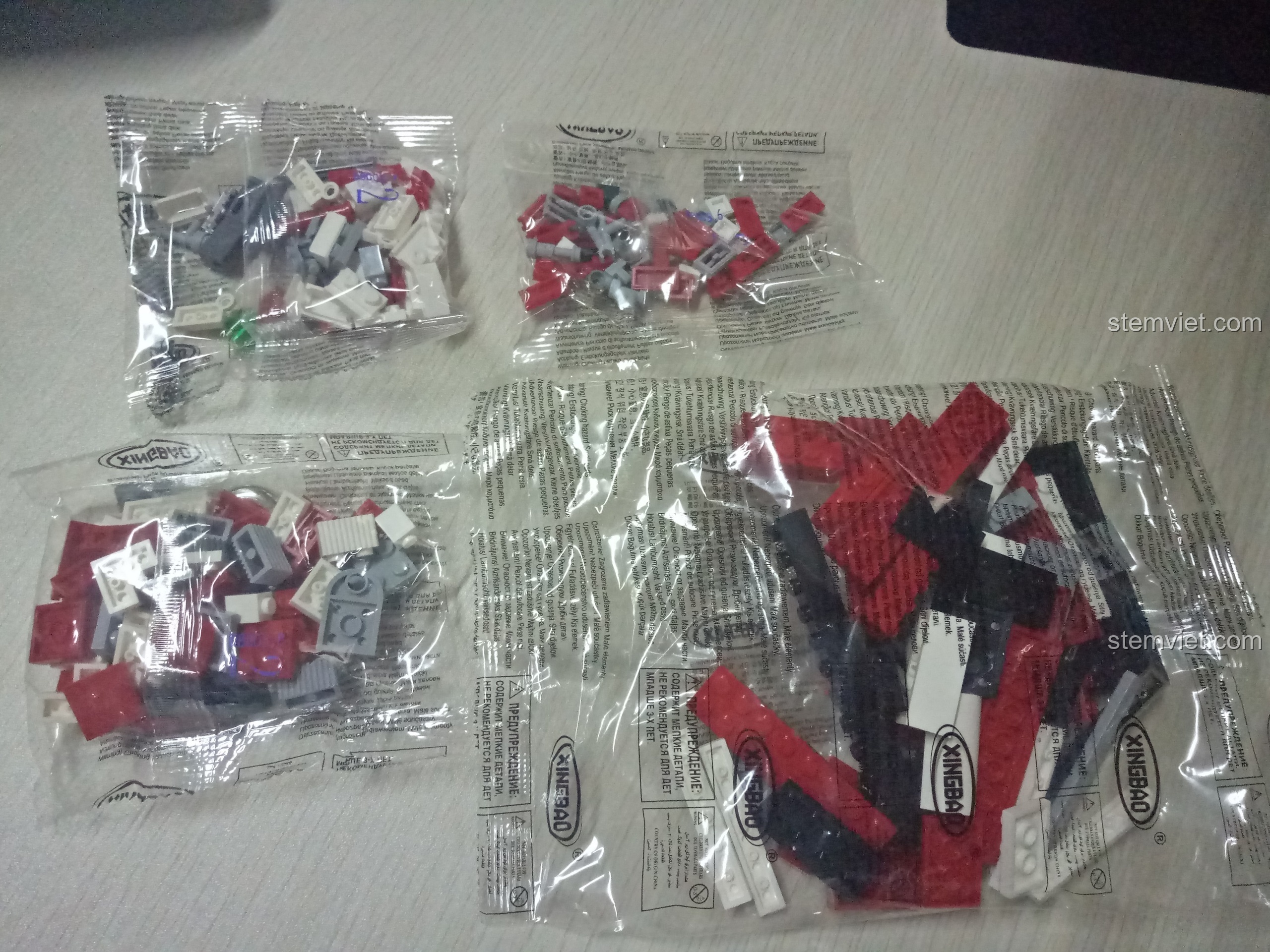 Sơ đồ hướng dẫn lắp ráp chi tiết nội thất và động cơ của xe hơi cổ điển trong bộ Xingbao.