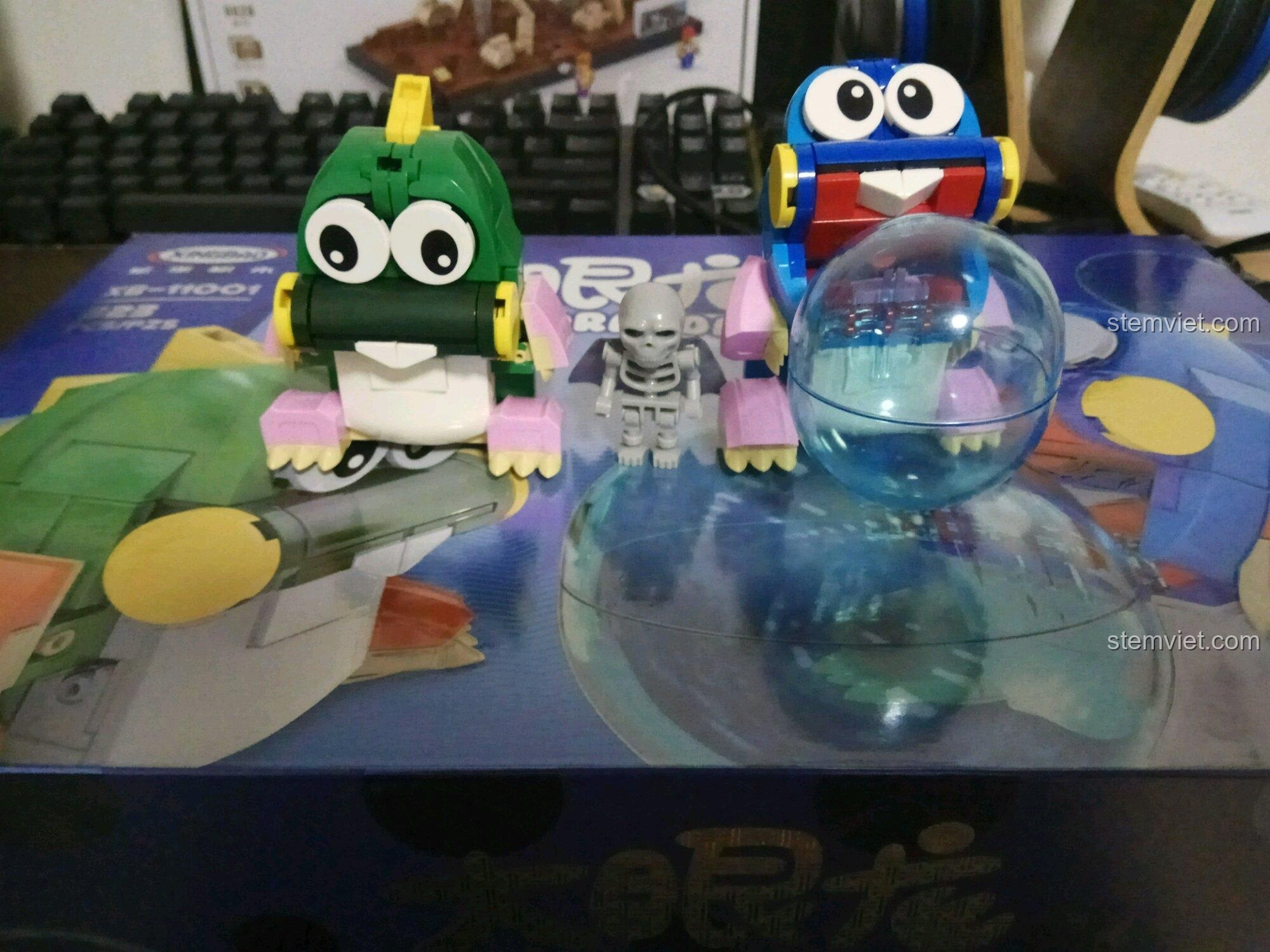 Hai chú rồng Bub và Bob đã hoàn thiện từ bộ đồ chơi lắp ráp Xingbao, sẵn sàng để trưng bày.