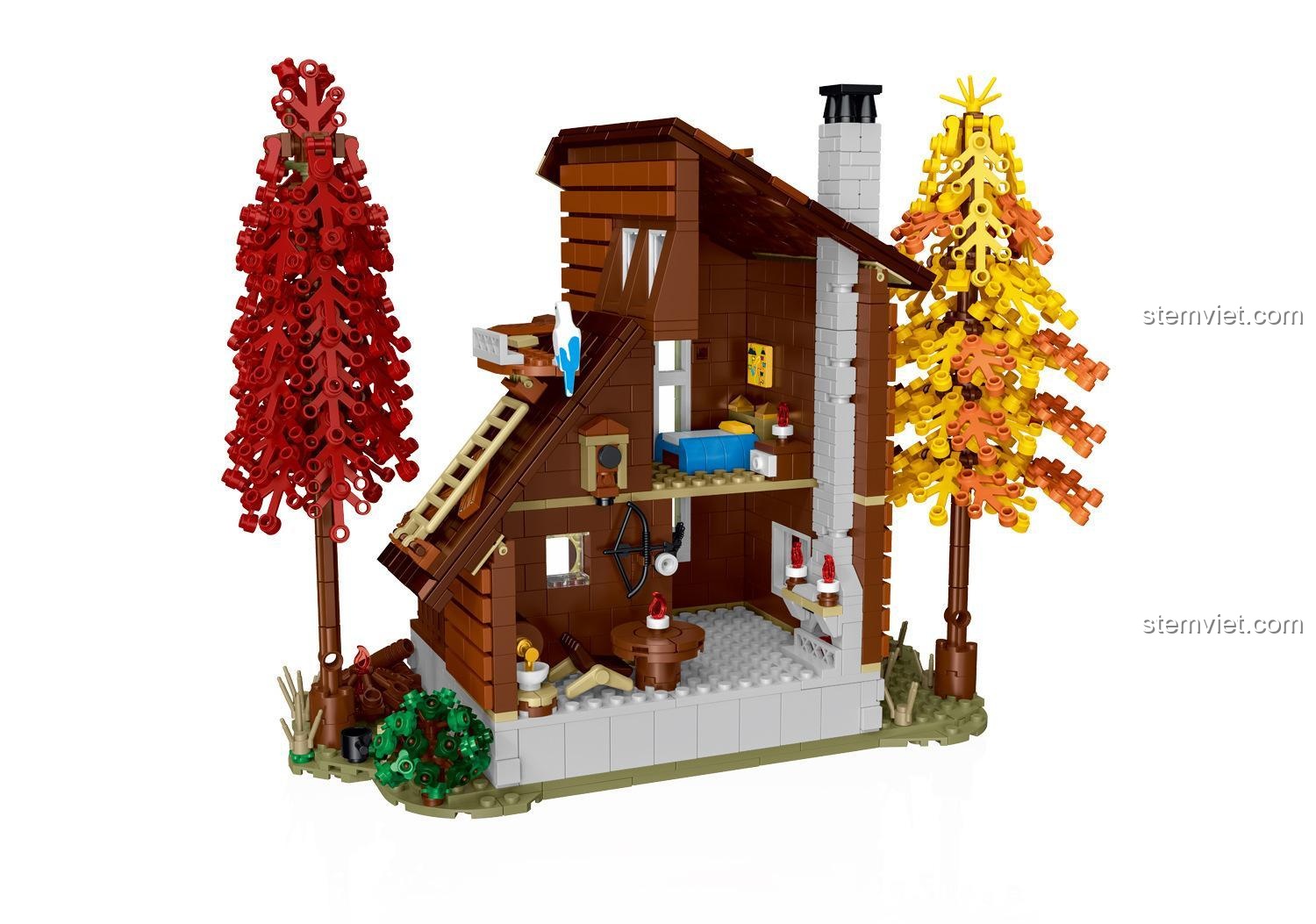 Ảnh render 3D của bộ đồ chơi XMORK 31073 Biệt thự gỗ trong rừng, thể hiện chi tiết mặt trước và bên hông của ngôi nhà.