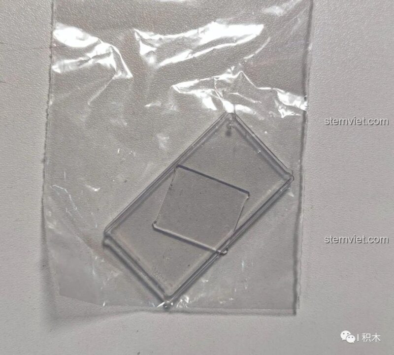 Mảnh kính trong suốt đặc biệt của bộ đồ chơi mô hình XMORK.