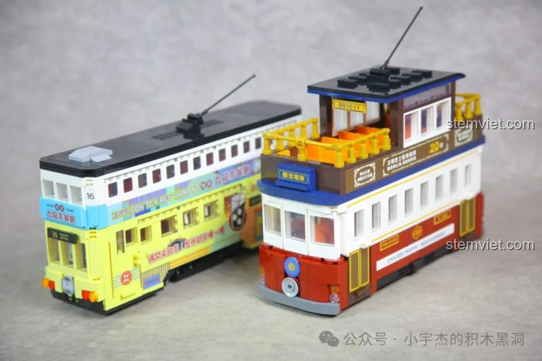 Mô hình xe buýt hai tầng cổ điển ZHEGAO 991008, một sản phẩm khác của hãng, với thiết kế và màu sắc độc đáo, phù hợp để trưng bày.