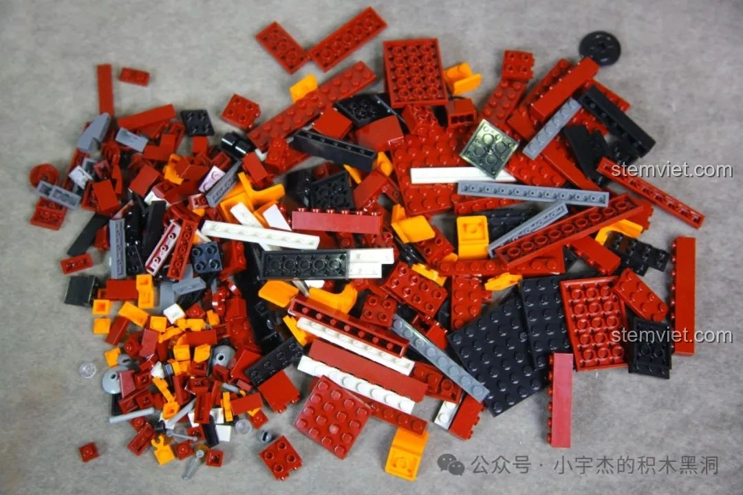 Các mảnh ghép từ túi số 1 của bộ ZHEGAO 991011 Xe Điện Cổ Điển Nostalgic, chất lượng nhựa ABS cao cấp, màu sắc tươi sáng, độ khít tốt.