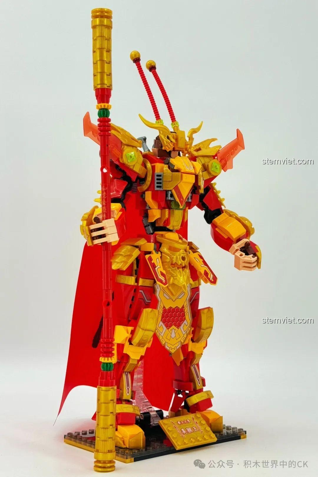 Cận cảnh phần ngực của bộ lắp ghép Mỹ Hầu Vương Cơ Giáp Tề Thiên Đại Thánh ZHEGAO GZ2027. Bộ lắp ghép ZHEGAO GZ2027 hợp túi tiền.