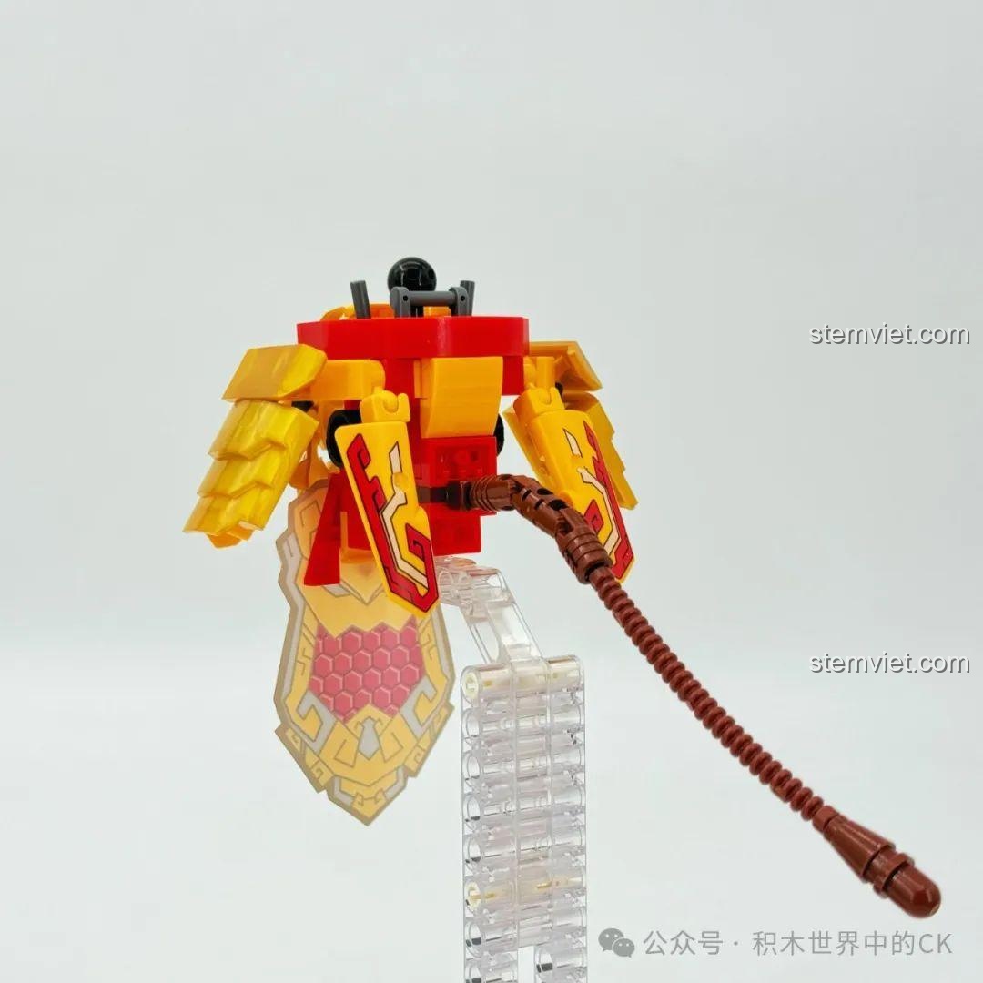 Góc nhìn phía sau giáp lưng bộ lắp ghép Mỹ Hầu Vương Cơ Giáp Tề Thiên Đại Thánh ZHEGAO GZ2027. Đồ chơi lắp ráp Mỹ Hầu Vương Cơ Giáp cho bé từ 6 tuổi.