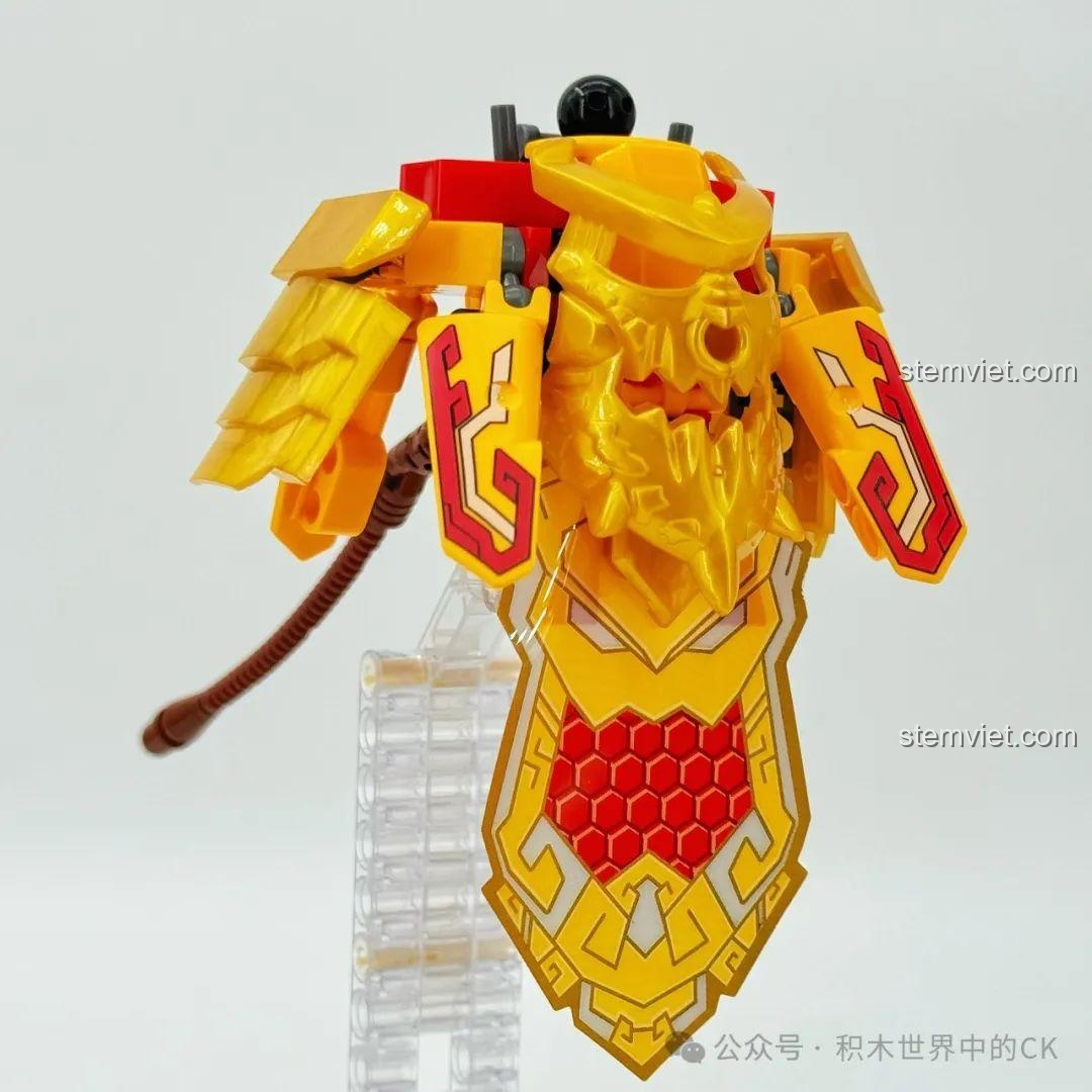 Lắp ráp phần giáp lưng của mô hình Mỹ Hầu Vương Cơ Giáp ZHEGAO GZ2027. Bộ khối lắp ghép Chiến binh Tôn Ngộ Không cho trẻ 6 tuổi.