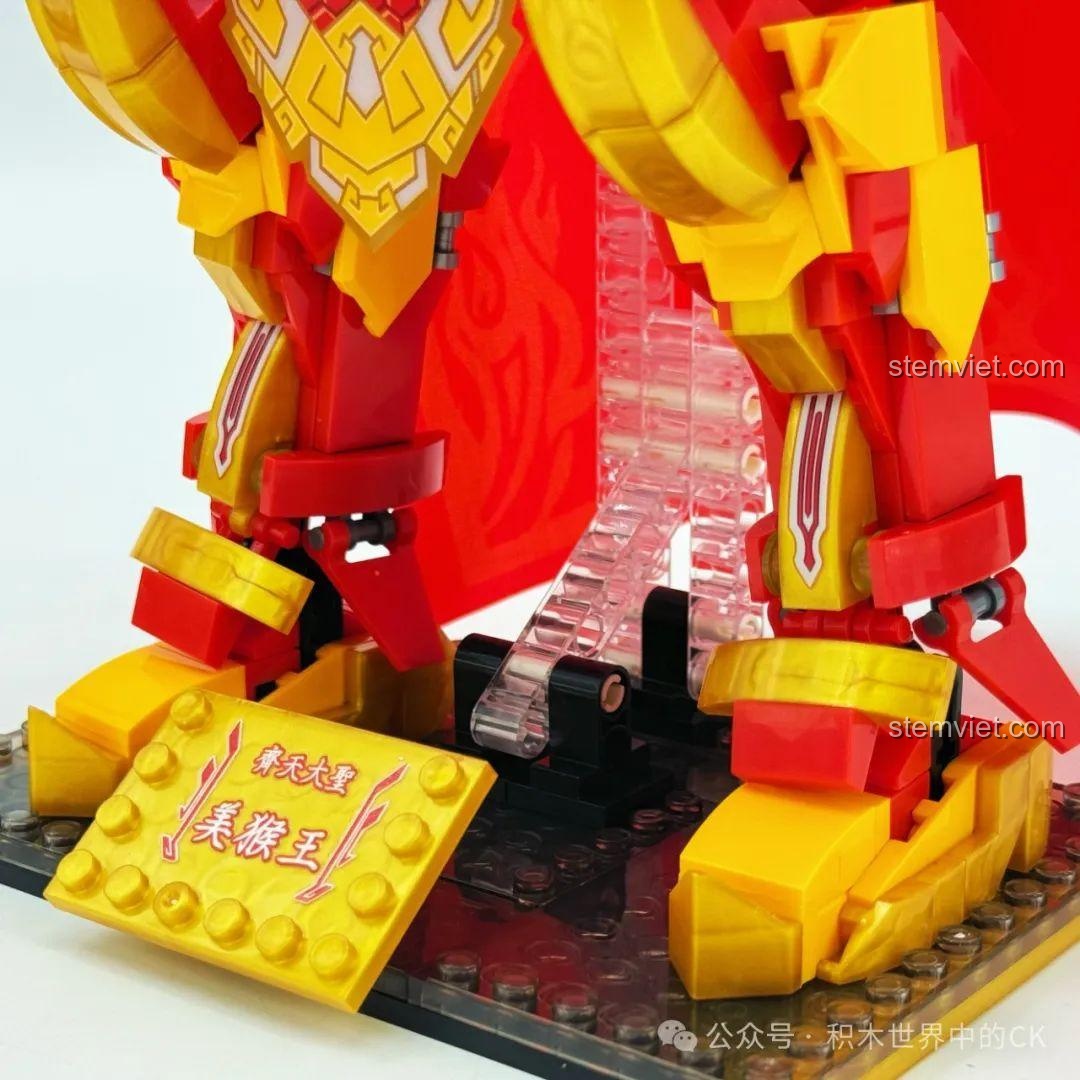 Mô hình Mỹ Hầu Vương Cơ Giáp Tề Thiên Đại Thánh ZHEGAO GZ2027 trên nền đen. Trải nghiệm ZHEGAO 27 Mỹ Hầu Vương Cơ Giáp Tề Thiên Đại Thánh.