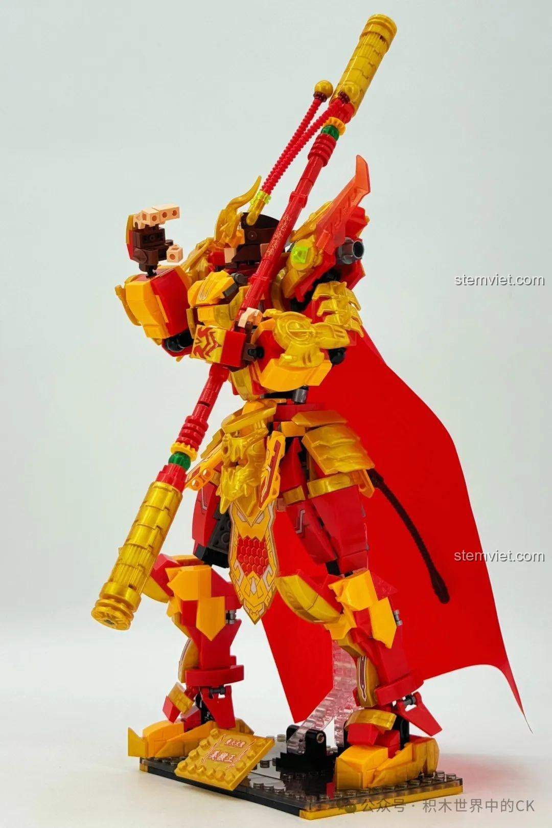 Mô hình Mỹ Hầu Vương Cơ Giáp Tề Thiên Đại Thánh ZHEGAO GZ2027 trong tư thế nghiêng. Chiến binh Tôn Ngộ Không GZ2027 giá tốt.