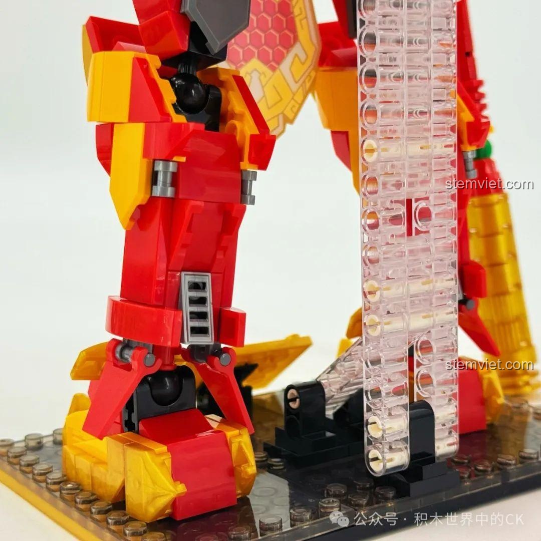 Mô hình Mỹ Hầu Vương Cơ Giáp Tề Thiên Đại Thánh ZHEGAO GZ2027 với Như Ý Kim Cô Bổng vắt vai. Review ZHEGAO 2027 Tề Thiên Đại Thánh Cơ Giáp.