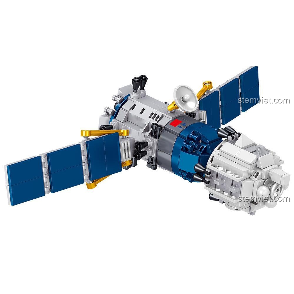 Bộ xếp hình ZHEGAO QL0281 Tàu vũ trụ Thần Châu với các tấm pin mặt trời mở rộng, màu xám xanh, phù hợp bé trai 6 tuổi, chất lượng cao.