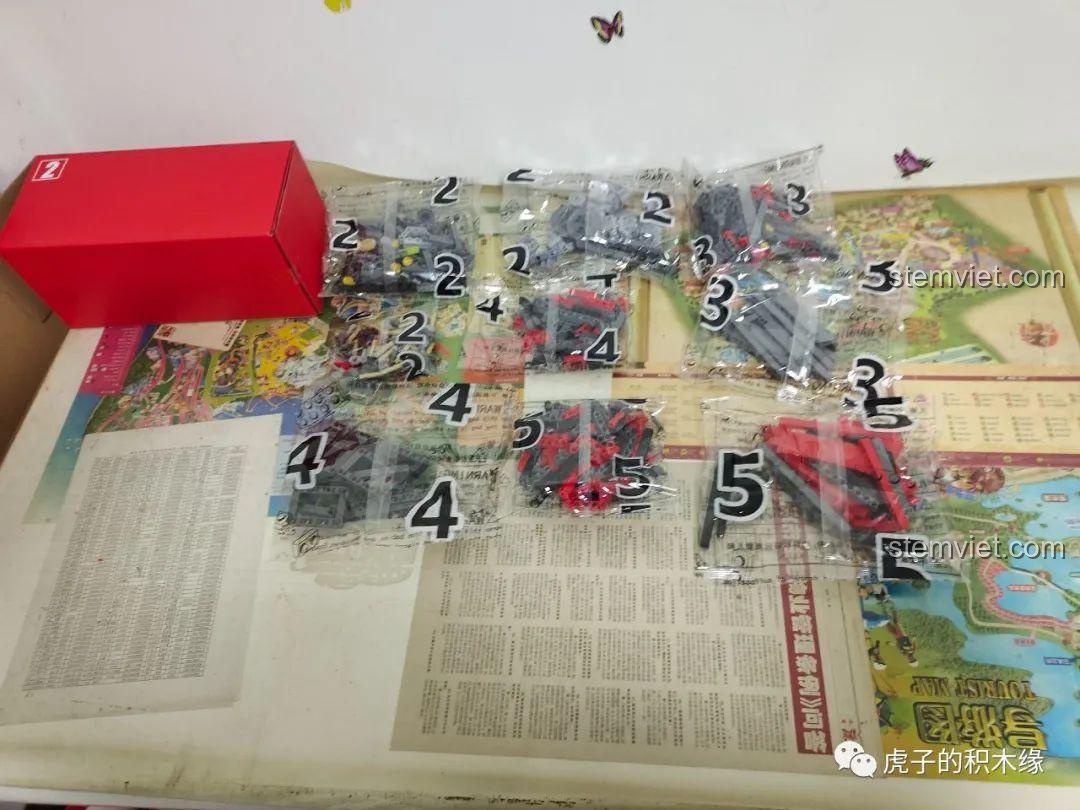 Nội thất xe Ferrari F12 đang được lắp ráp.